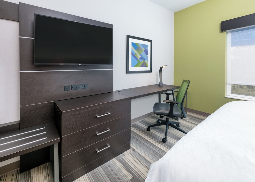 Standard Room, 2 Queen Beds - Photo 4