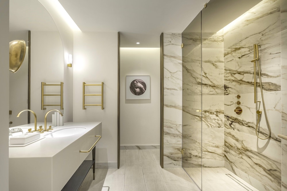 Junior Suite, 1 King Bed (Via Veneto View)