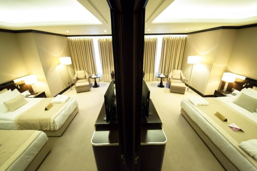 Standard Room, 2 Twin Beds, City View - Photo 7