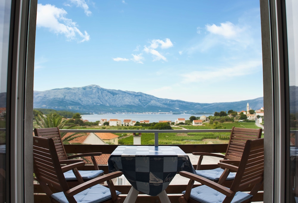 Romantic Apartment, 1 Bedroom, Balcony, Sea View photo 1