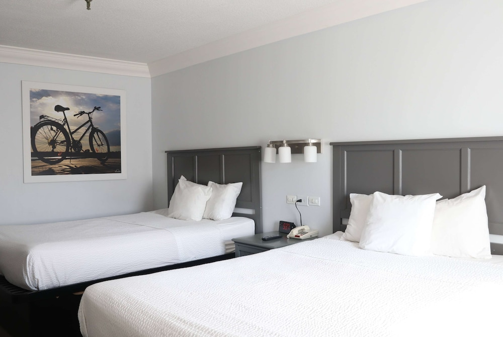 Standard Room, 2 Queen Beds - Photo 5