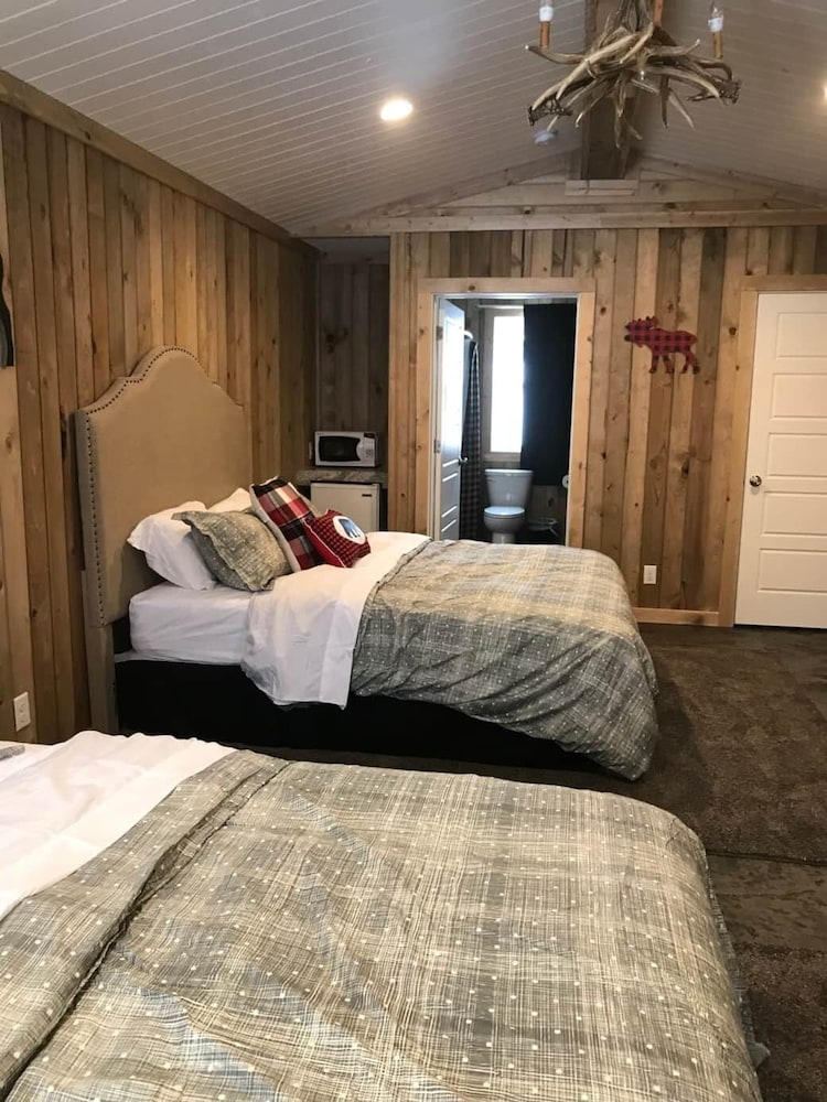 Single Cabin Unit #3 photo 2