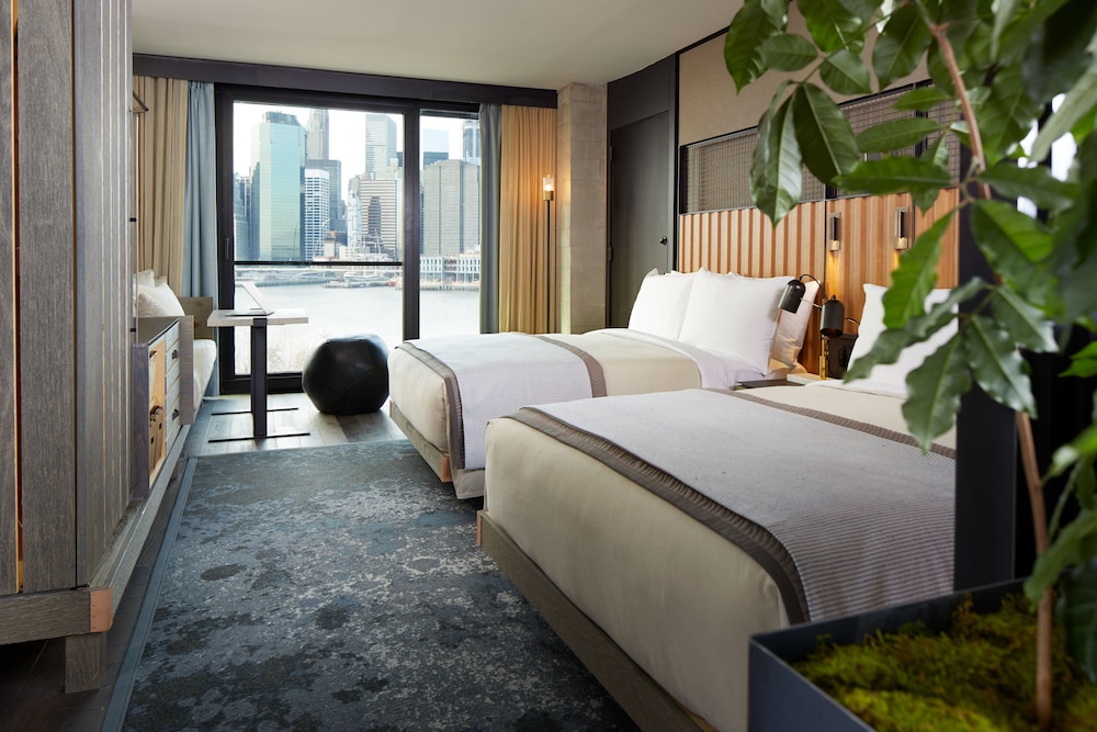 Room, 2 Double Beds (Skyline)