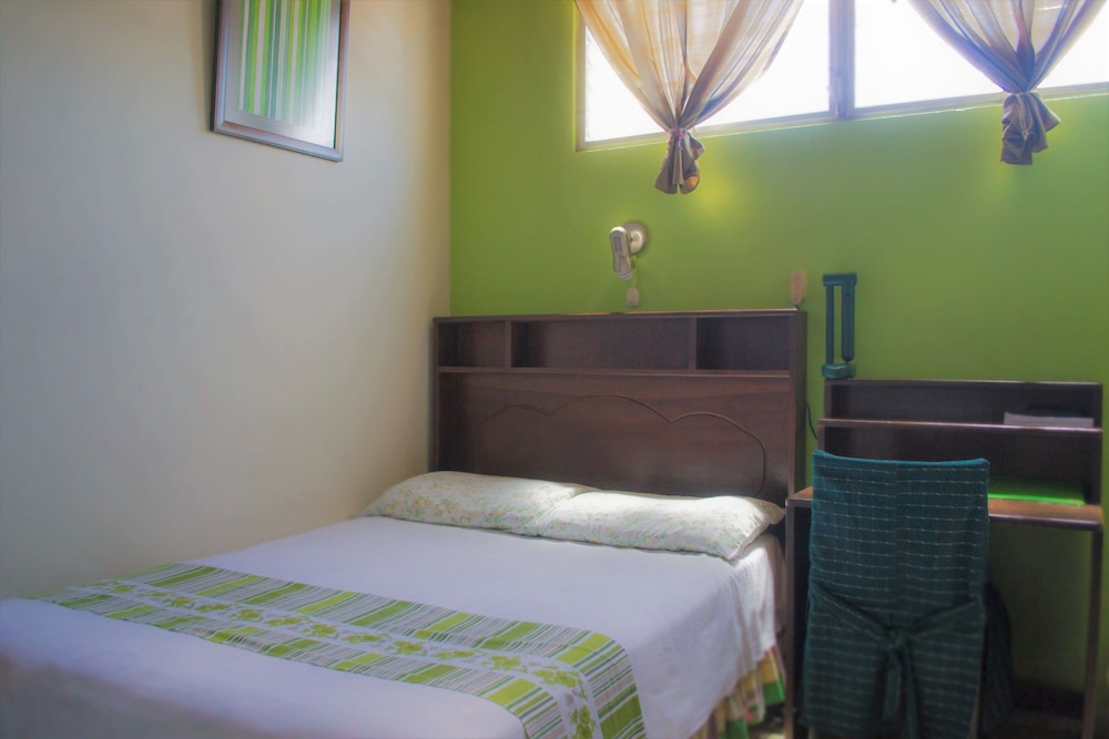 Economy Double Room Single Use, 1 Queen Bed photo 1