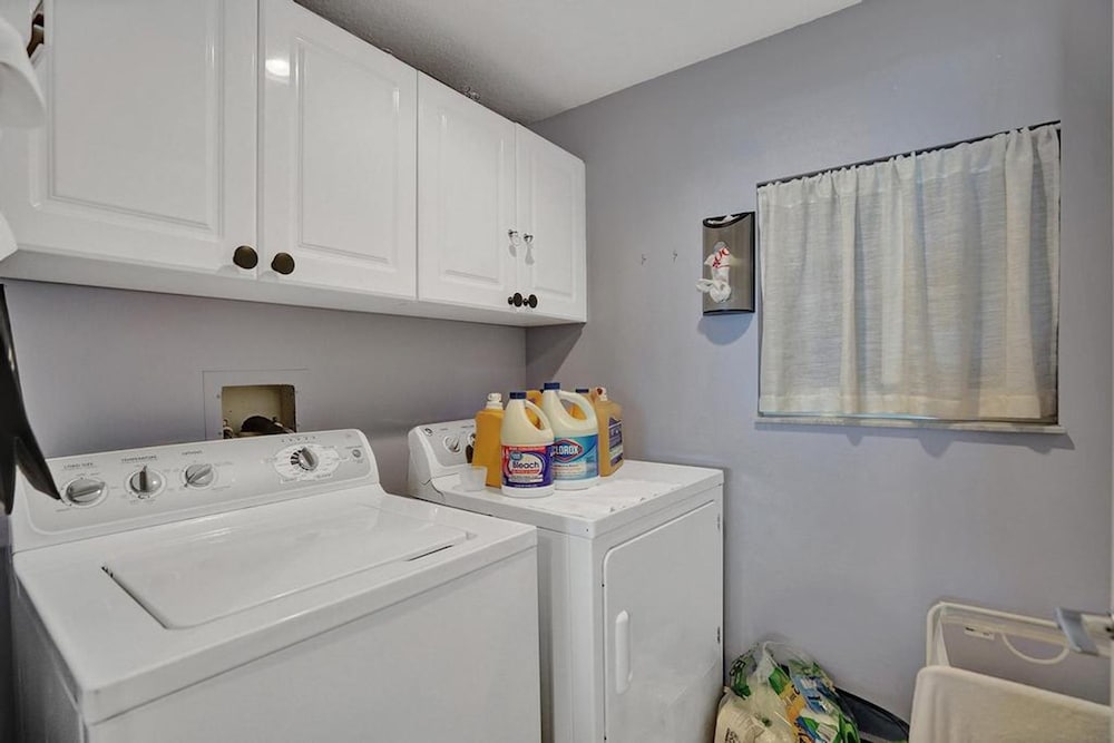 Apartment photo 2