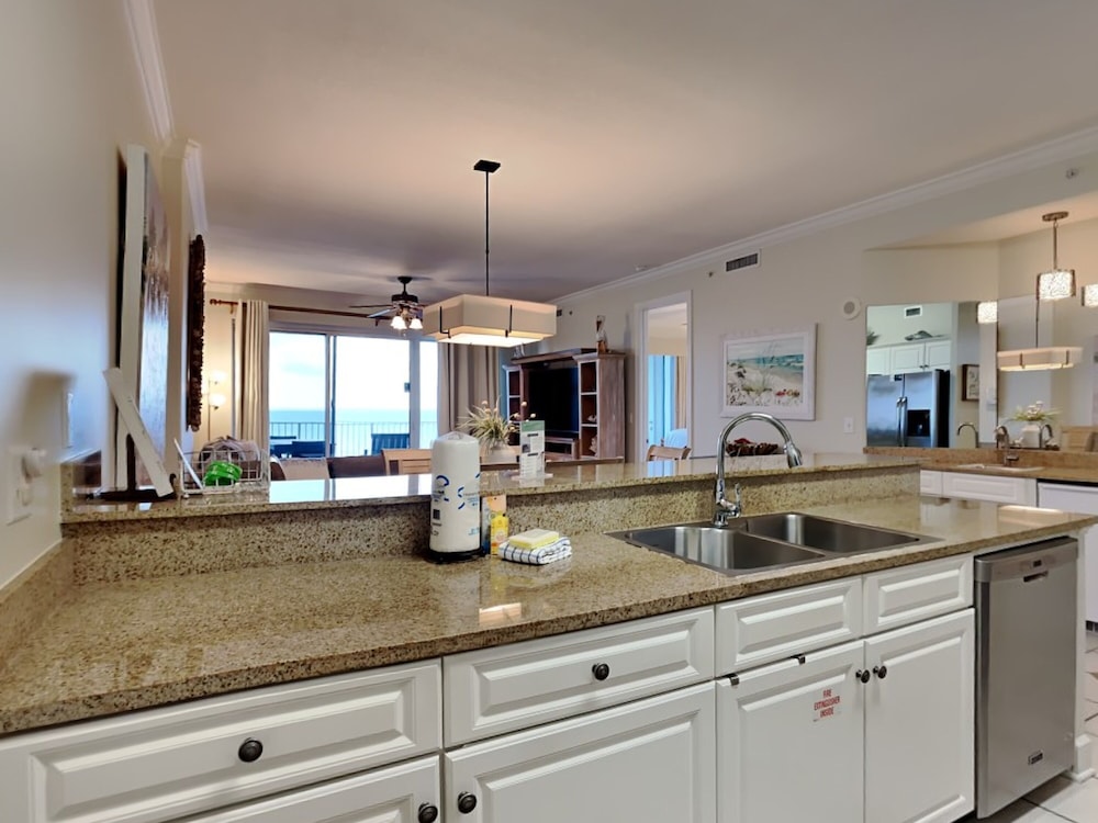 Condo, Multiple Beds, Balcony, Ocean View (#605 - No Pets) photo 2