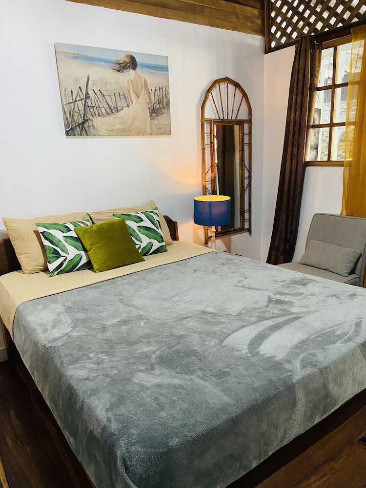 Deluxe Room, 1 Queen Bed