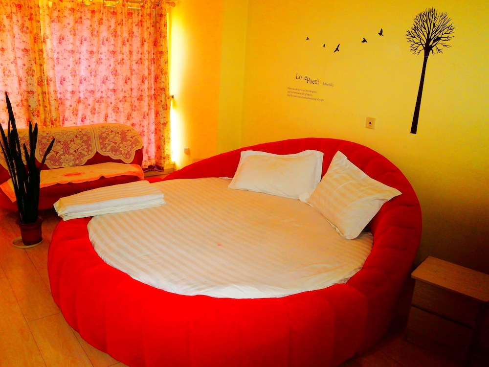 One-Bedroom Apartment A photo 1