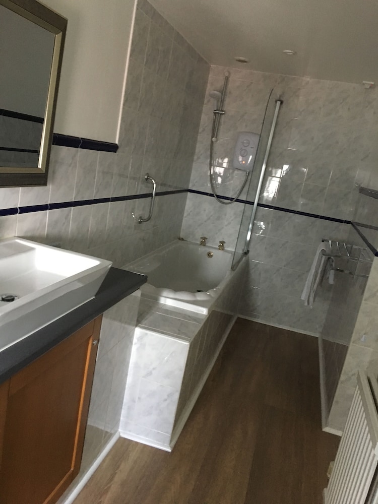 Superior Double or Twin Room, Bathtub photo 2