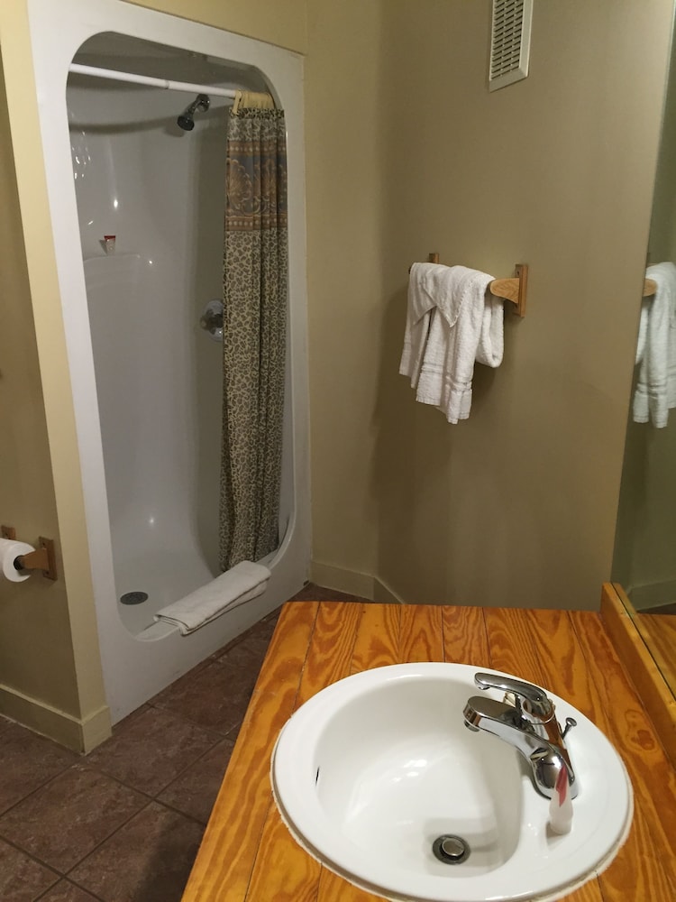 Happy Days Themed Suite with One king size bed Room Jaccuzi, Smoking photo 2
