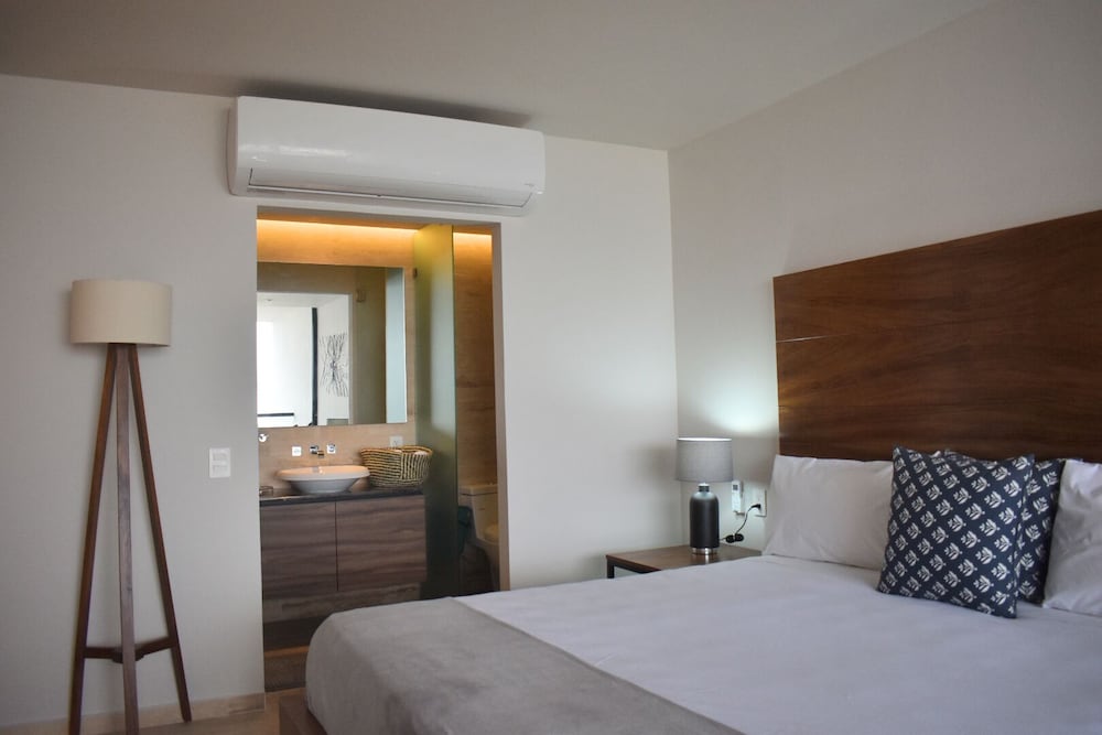 Luxury Loft, 1 Bedroom, Balcony, Partial Ocean View