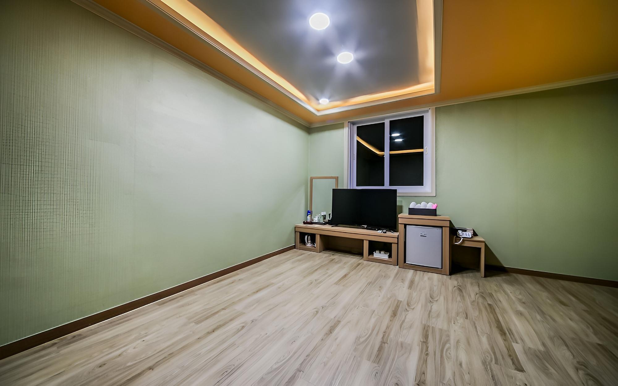 Room (On-dol) - Photo 6