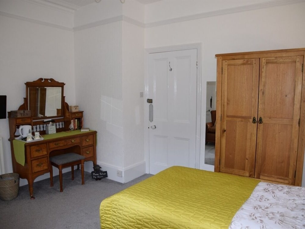 Twin Room, Ensuite photo 2