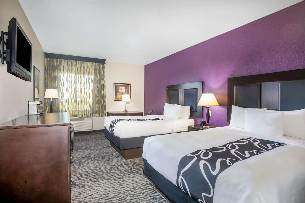 Room, 2 Queen Beds, Non Smoking - Photo 1