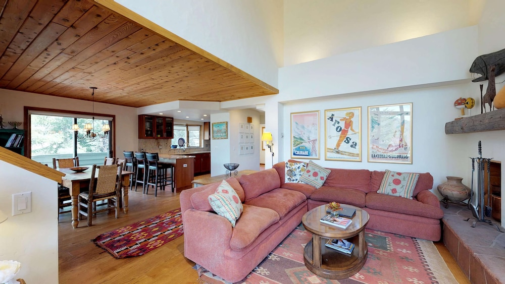 House, 5 Bedrooms (Gold)