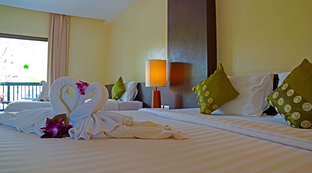 Deluxe Family Room (3 Adults) - Photo 3