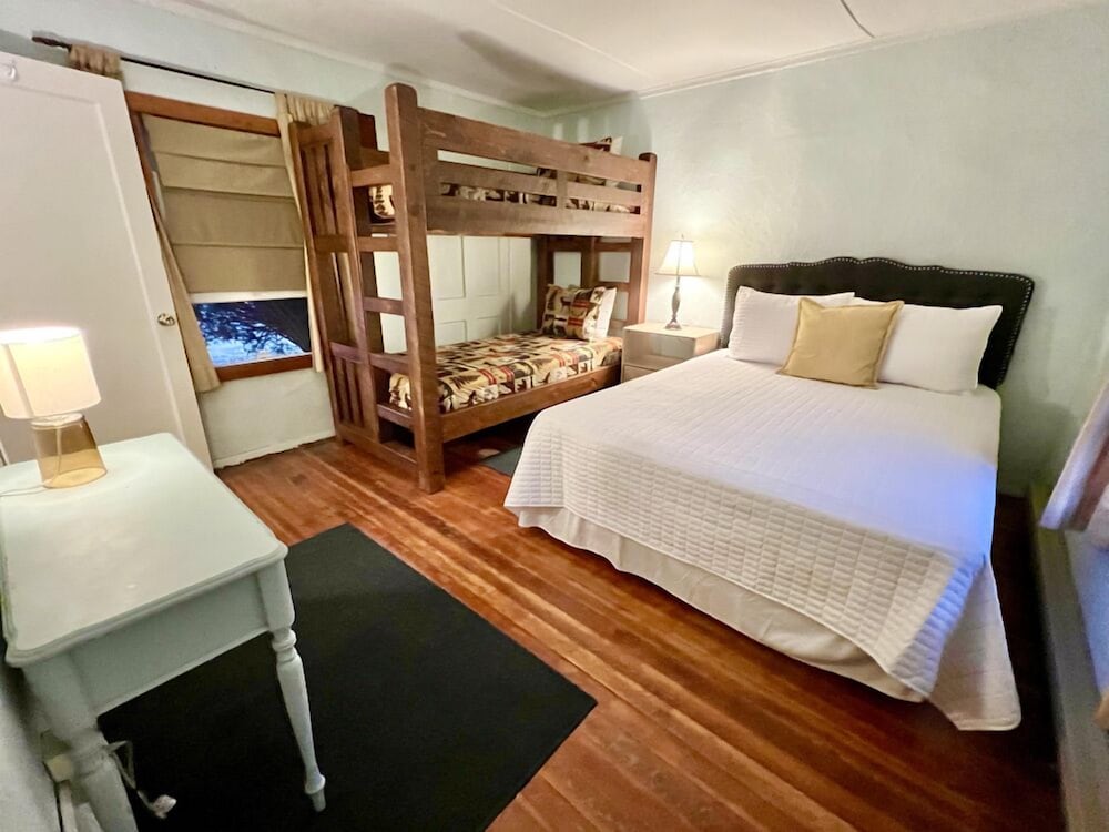1-Copper King Suite photo 3