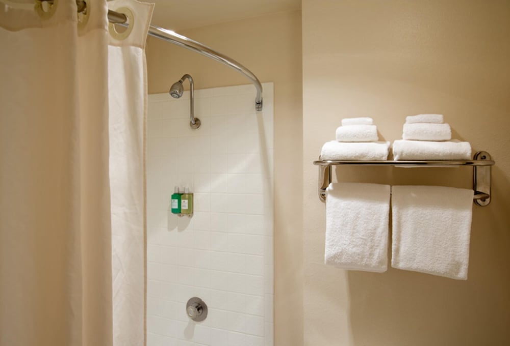 Junior Suite, 2 Queen Beds, Non Smoking, Private Bathroom (Coast Premium two Queens Junior Suite) - Photo 5