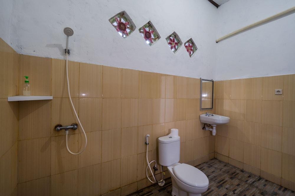 Economy Room (AC) photo 2