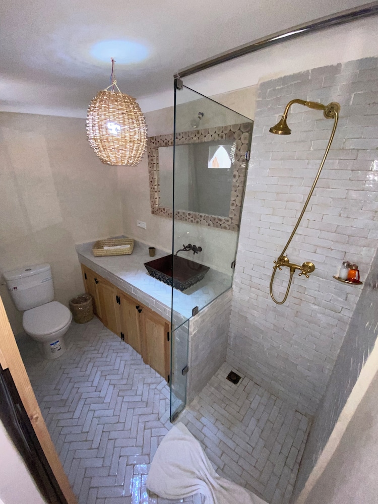 Double Room - Photo 5