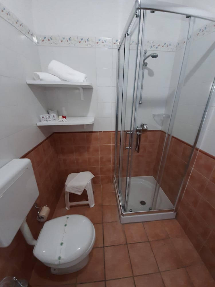 Deluxe Double Room - Photo 22