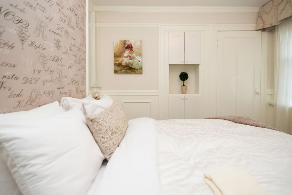 Room, 1 Queen Bed photo 2