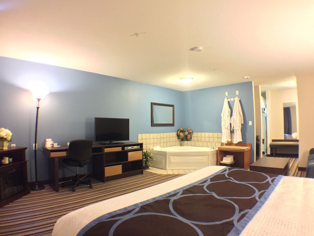Deluxe Studio Suite, 1 King Bed, Non Smoking - Photo 3