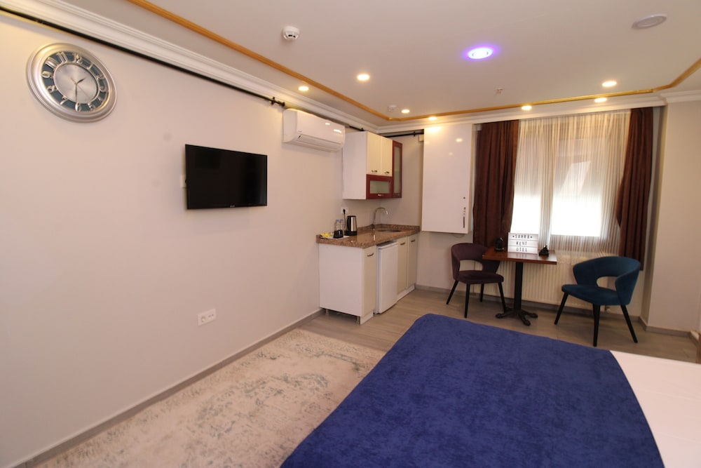 Economy Room, City View photo 3