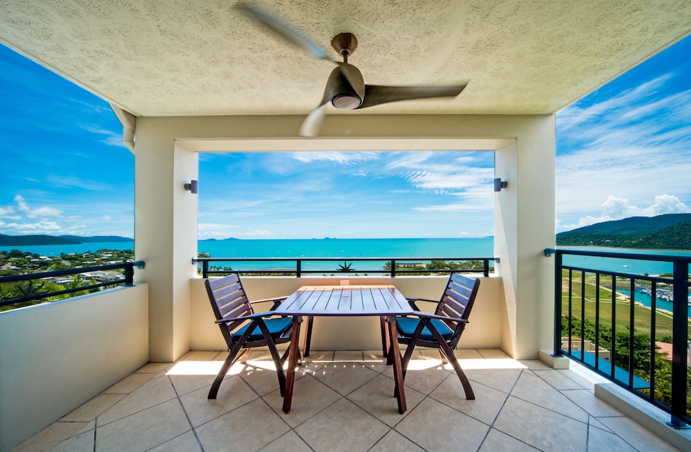1 Bedroom Seaview Studio photo 2