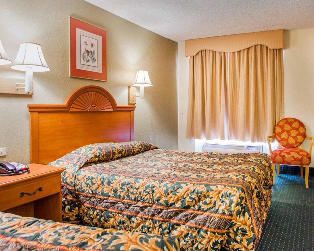 Standard Double Room, 2 Double Beds, Smoking - Photo 4