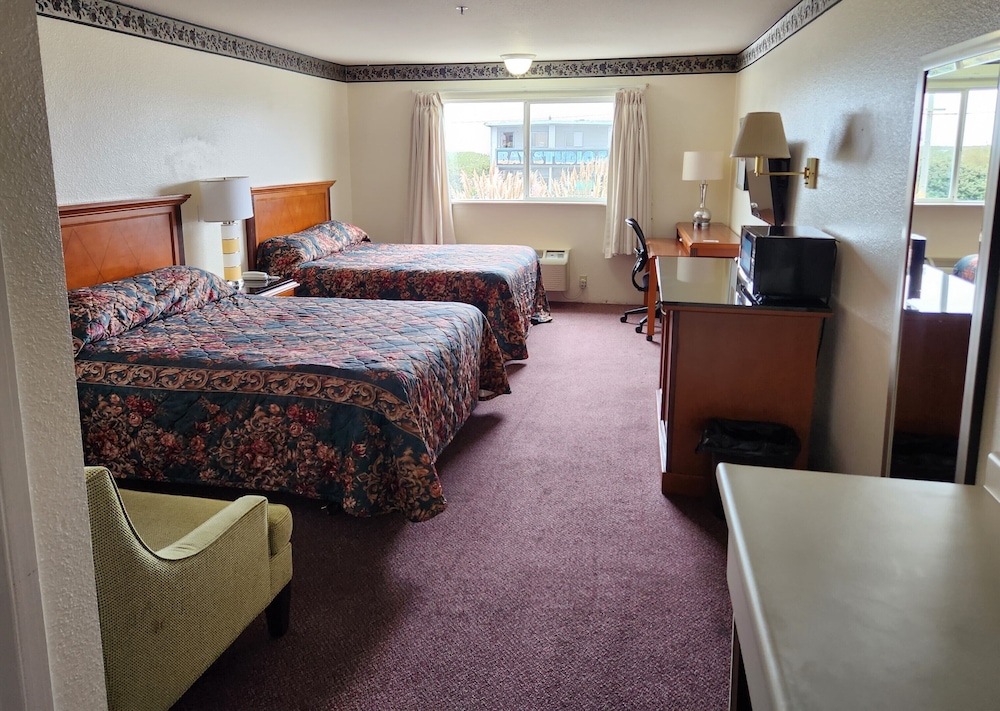 Superior Double Room, 2 Queen Beds, Annex Building