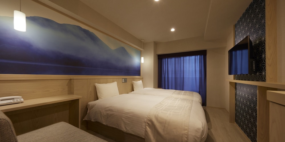 [Non-Smoking] Short Stay: CheckIn-8PM & CheckOut-10AM (Standard Twin Room)/Shower Booth