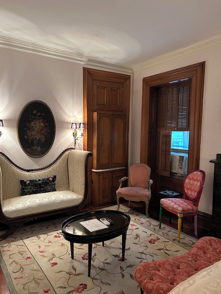 Signature Room, 1 King Bed photo 2