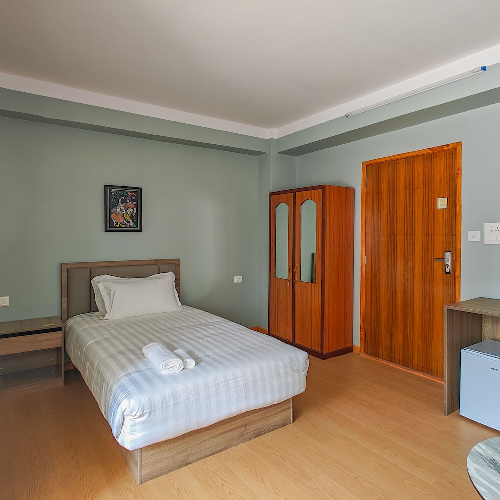 Standard Room, 2 Twin Beds - Photo 1