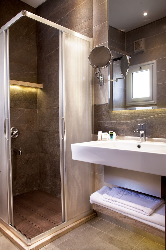 Deluxe Room - Photo 4
