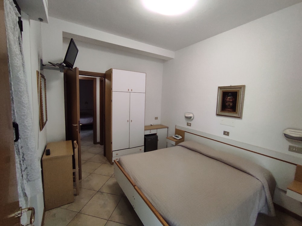 Family Room, 2 Bedrooms