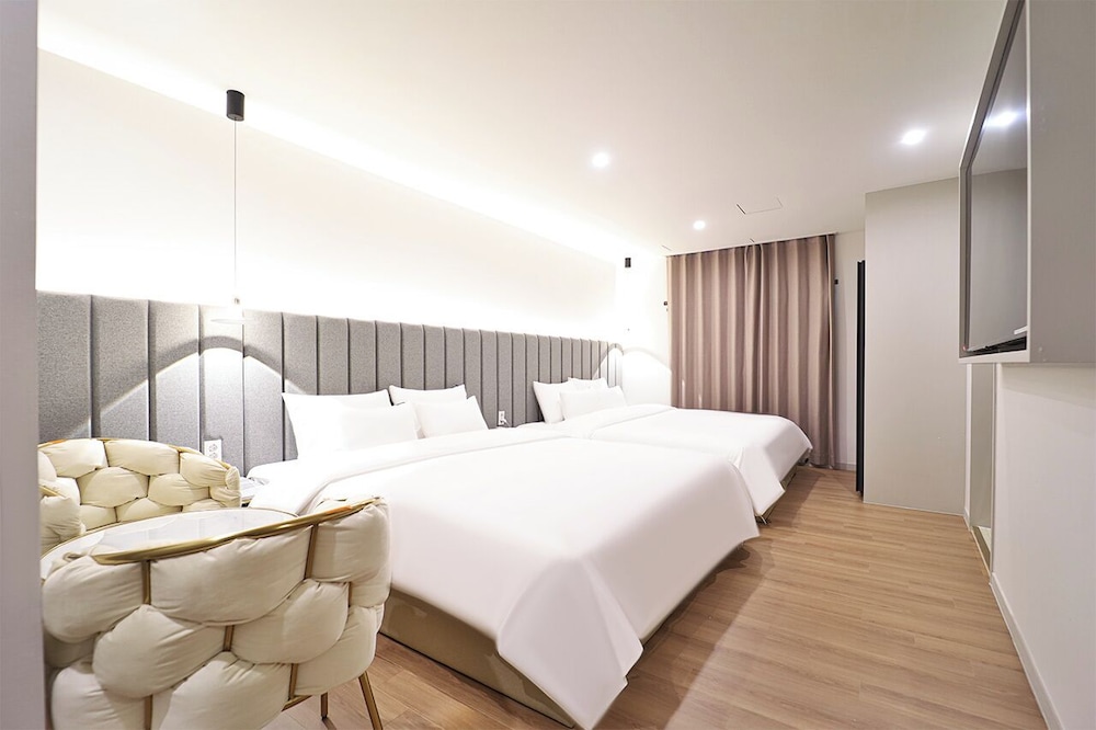 Family Twin Room