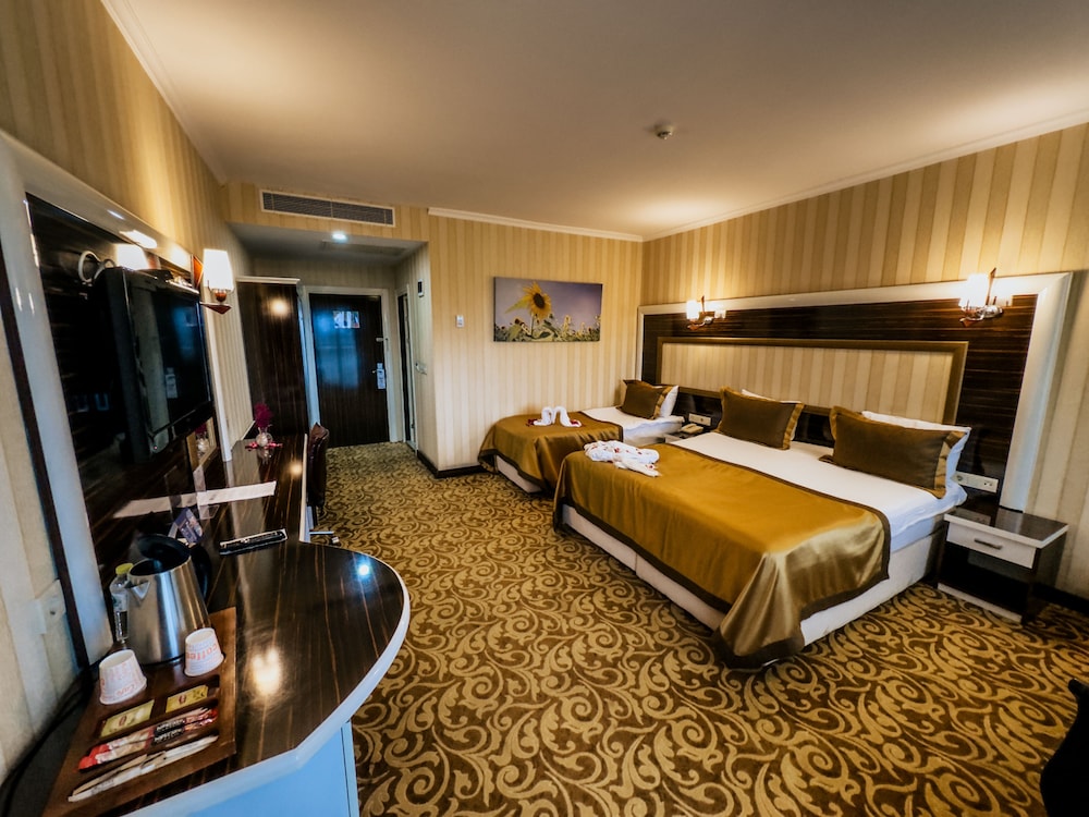 Deluxe Triple Room