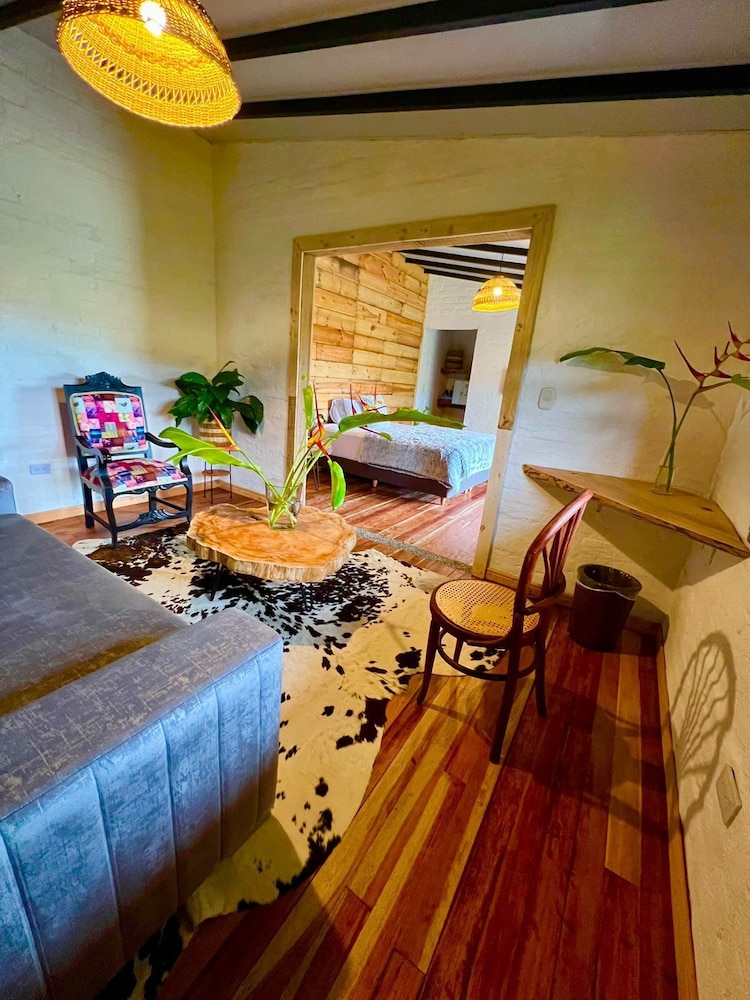 Gallery Room photo 3