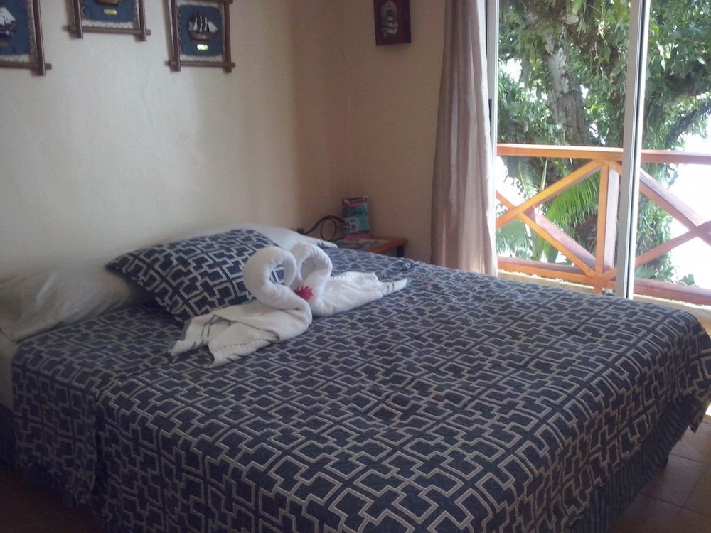 Basic Cabin, Ocean View