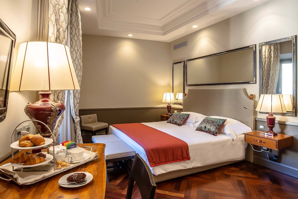 Luxury Suite photo 2
