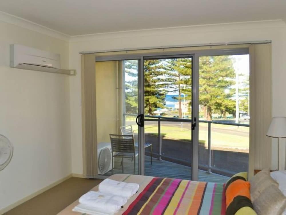 Seaspray Apartment 3 (3 night min) photo 2