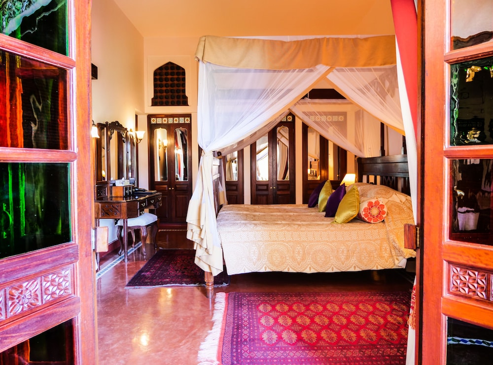 Executive Suite - Photo 4