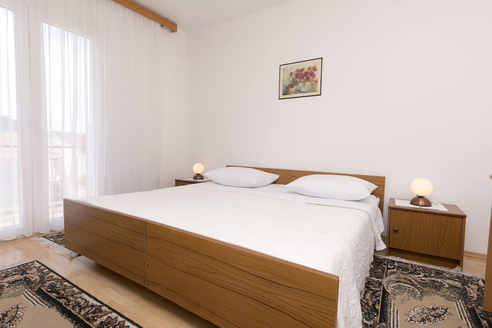 Apartment (A2)