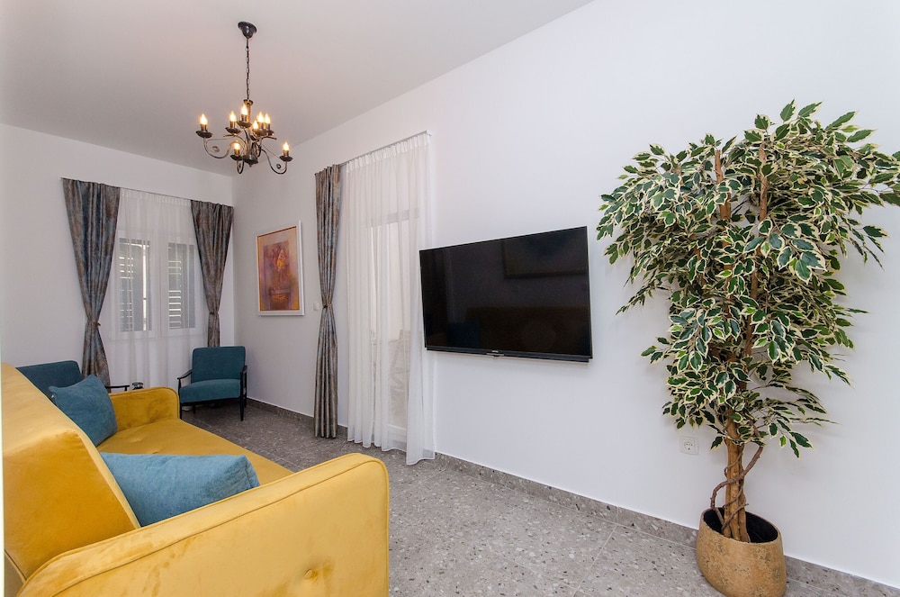 Apartment (A1)