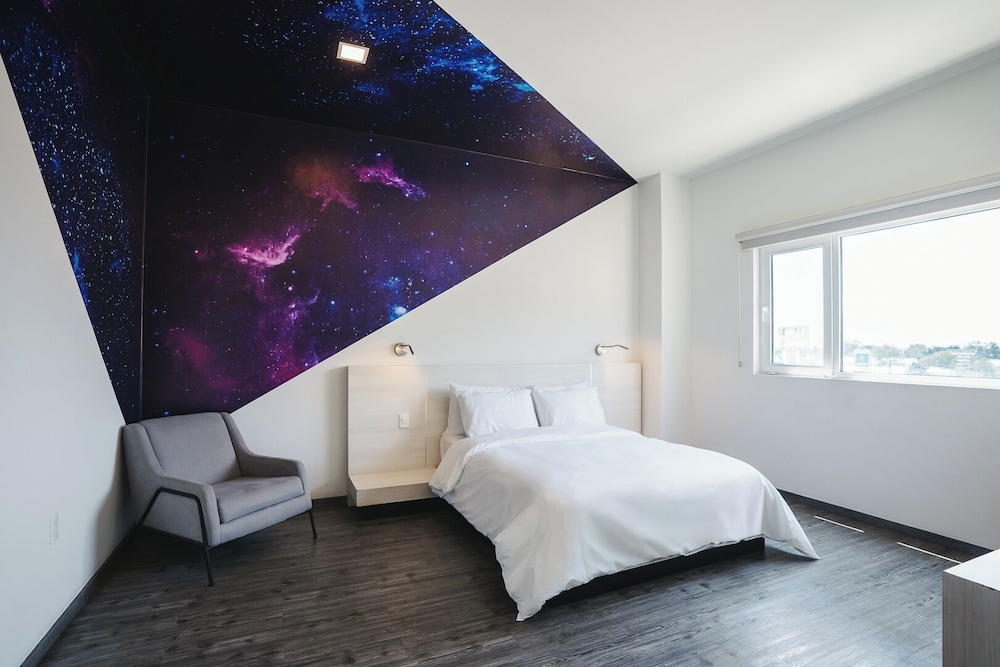 Business Double Room, 1 Queen Bed, Private Bathroom, Tower