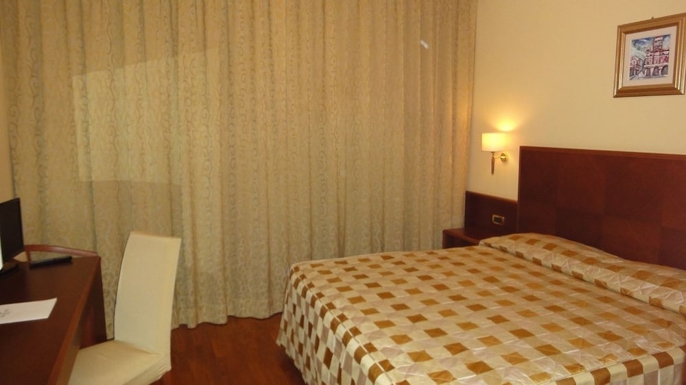 Standard Double or Twin Room photo 2