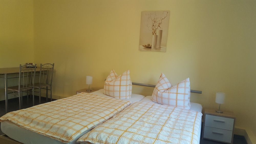 Basic Double Room, Non Smoking photo 2