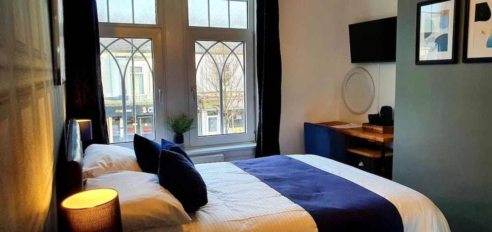 Double Room, Ensuite - Photo 4