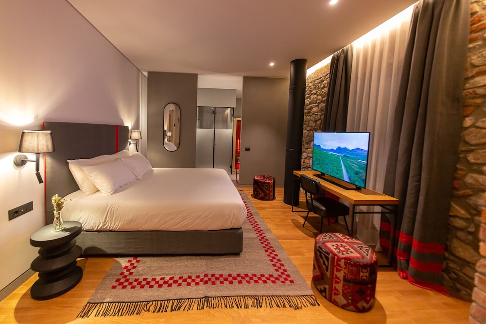 Premium Suite